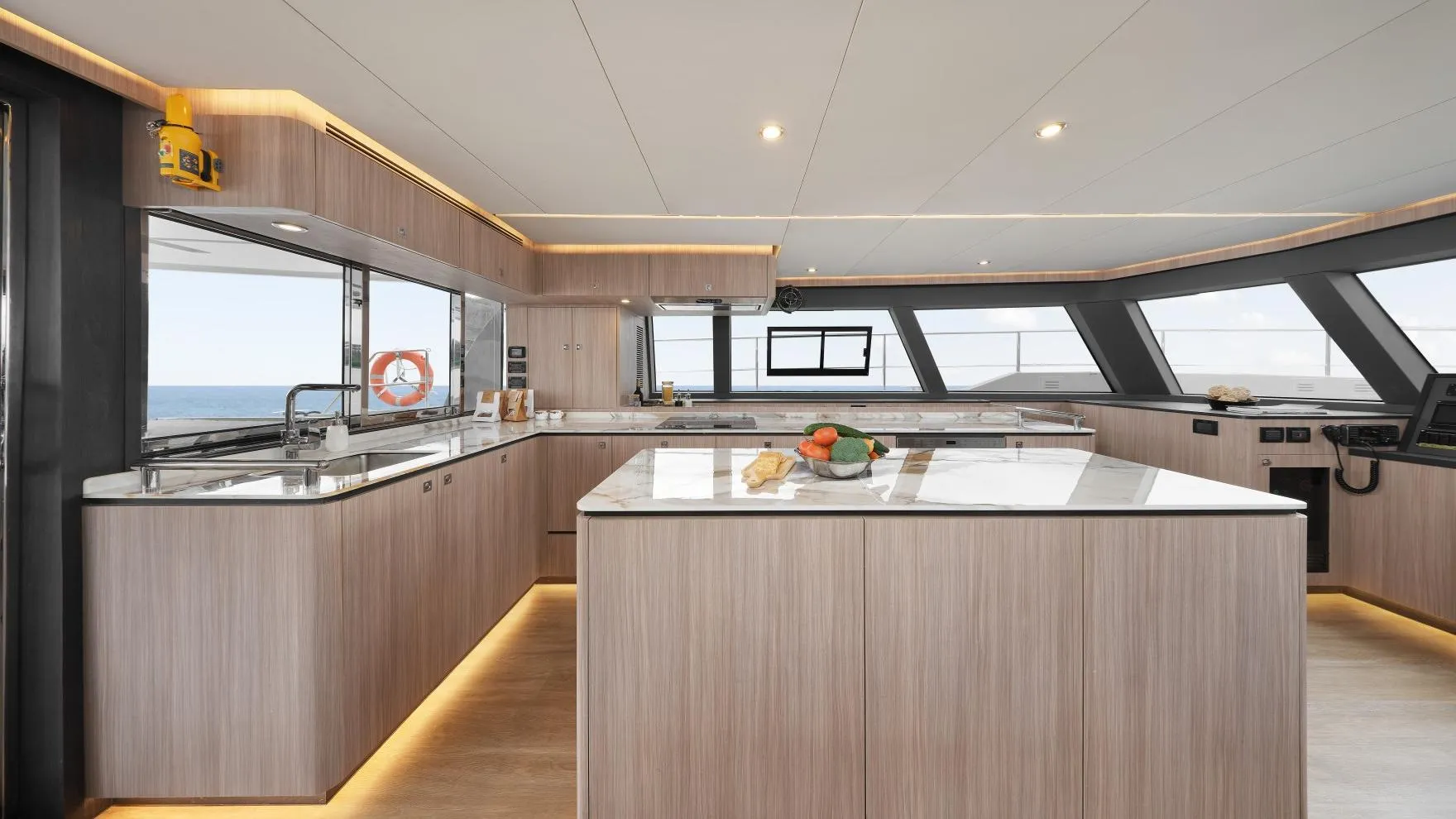 seaview 60 Salon